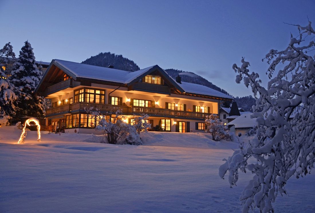 Hausansicht im Winter