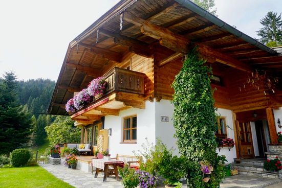 Ferienwohnungen Wolfenstetter Hausansicht