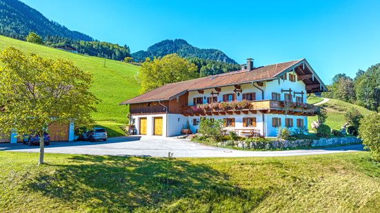 Raffner Hof mit Parkplätze