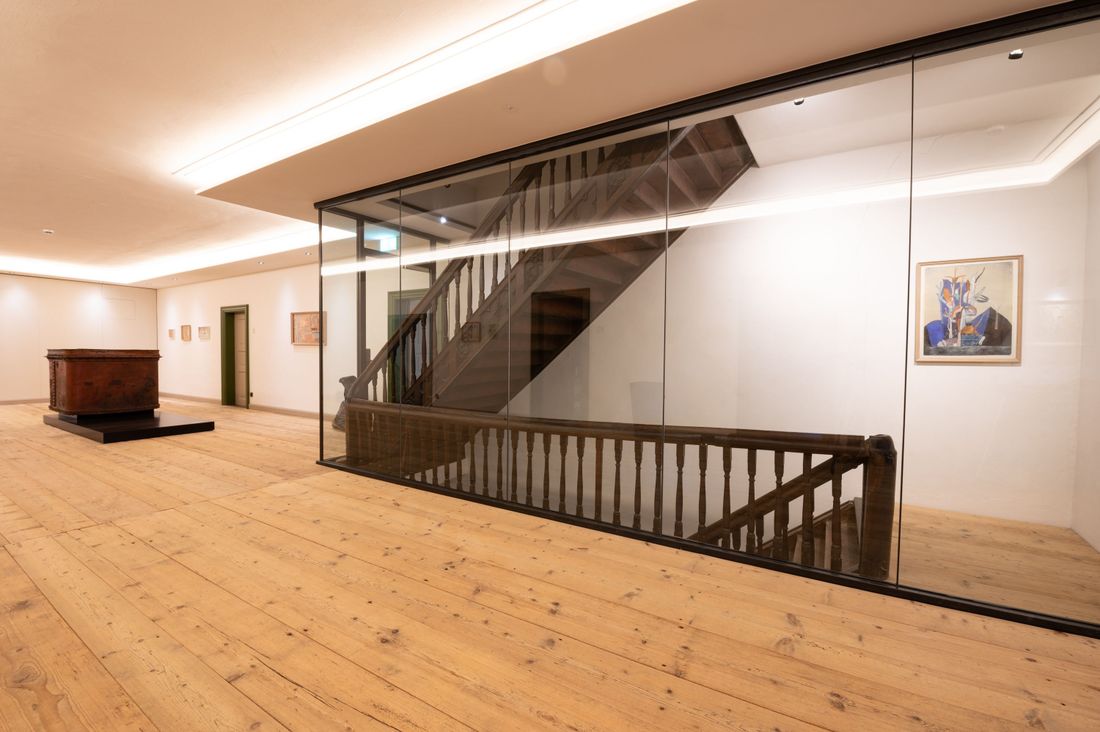 Alte Treppenhaus hinter Glas