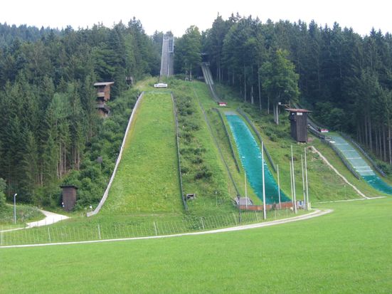 Sprungschanze im Sommer