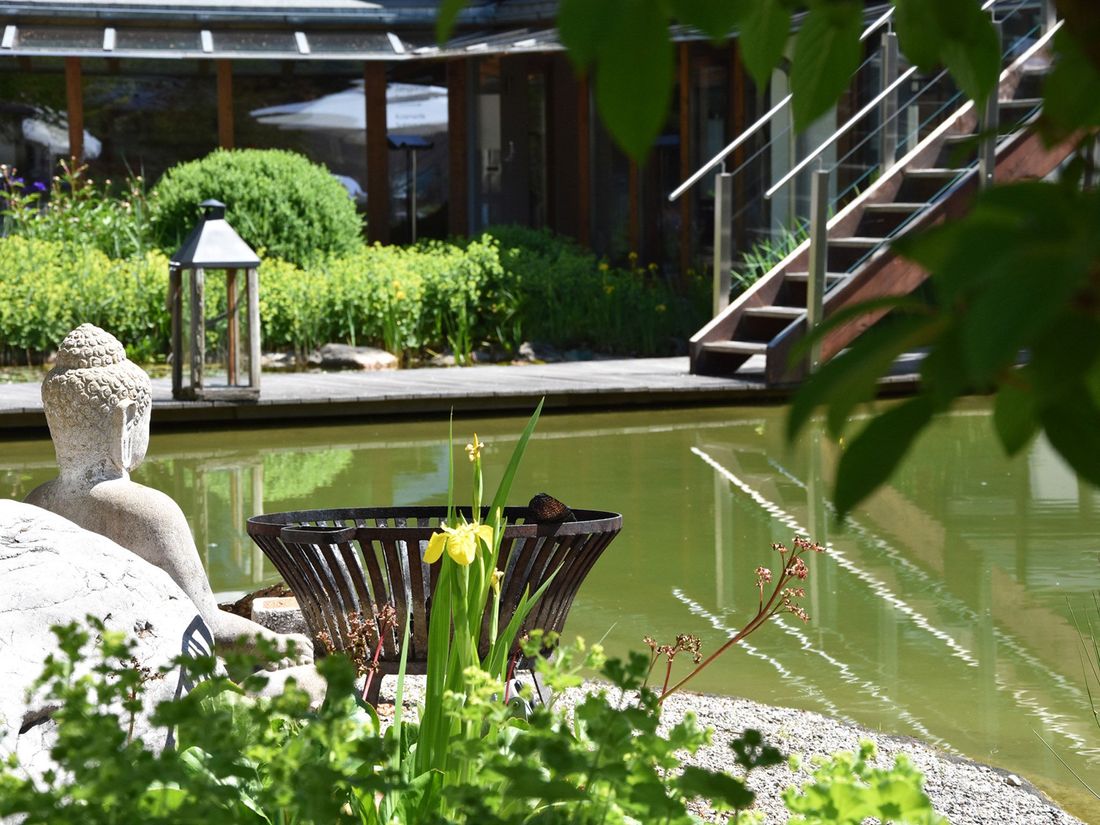 Mai im Wellnessgarten