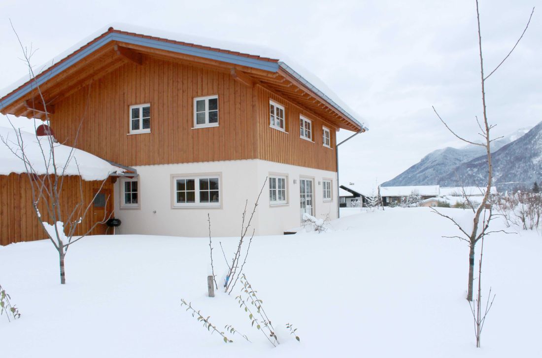 Hausansicht im Winter