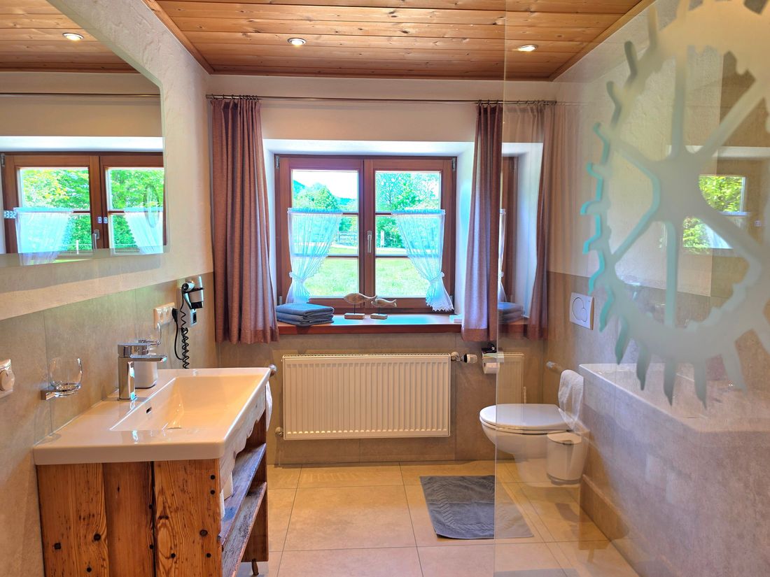Badezimmer in der Ferienwohnung Mühlenrad im EG