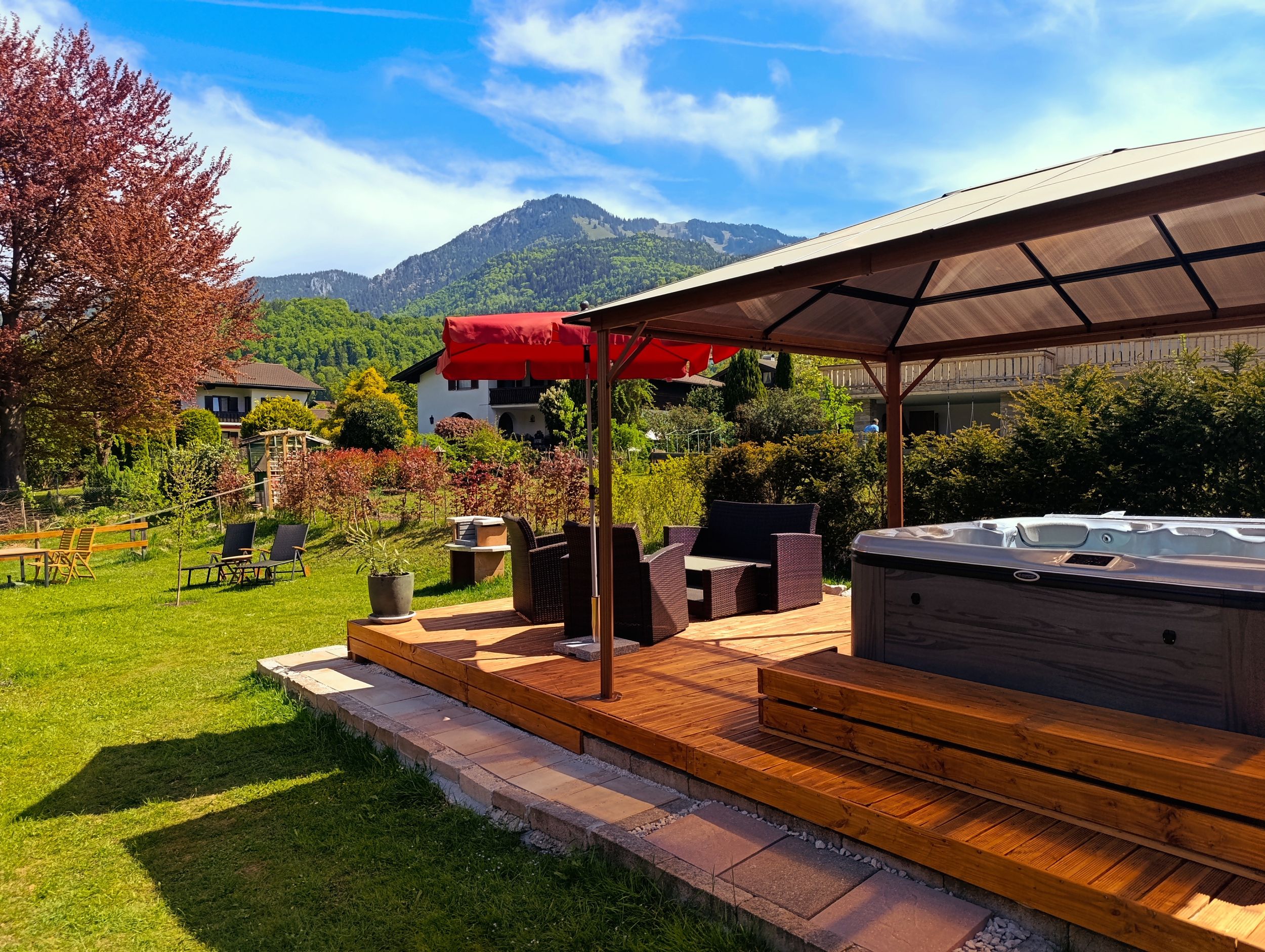 Garten Wanderlust mit Whirlpool und Grill