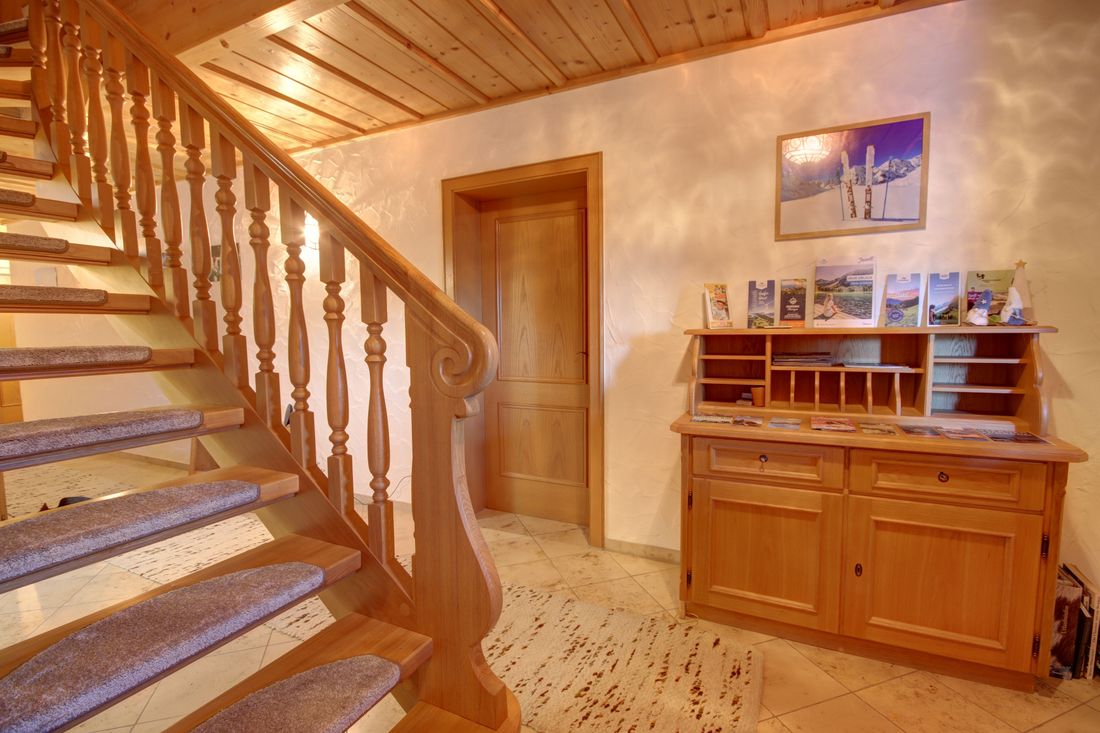 Eingangsbereich mit zahlreichen Informationsbroschüren über Inzell & Umgebung