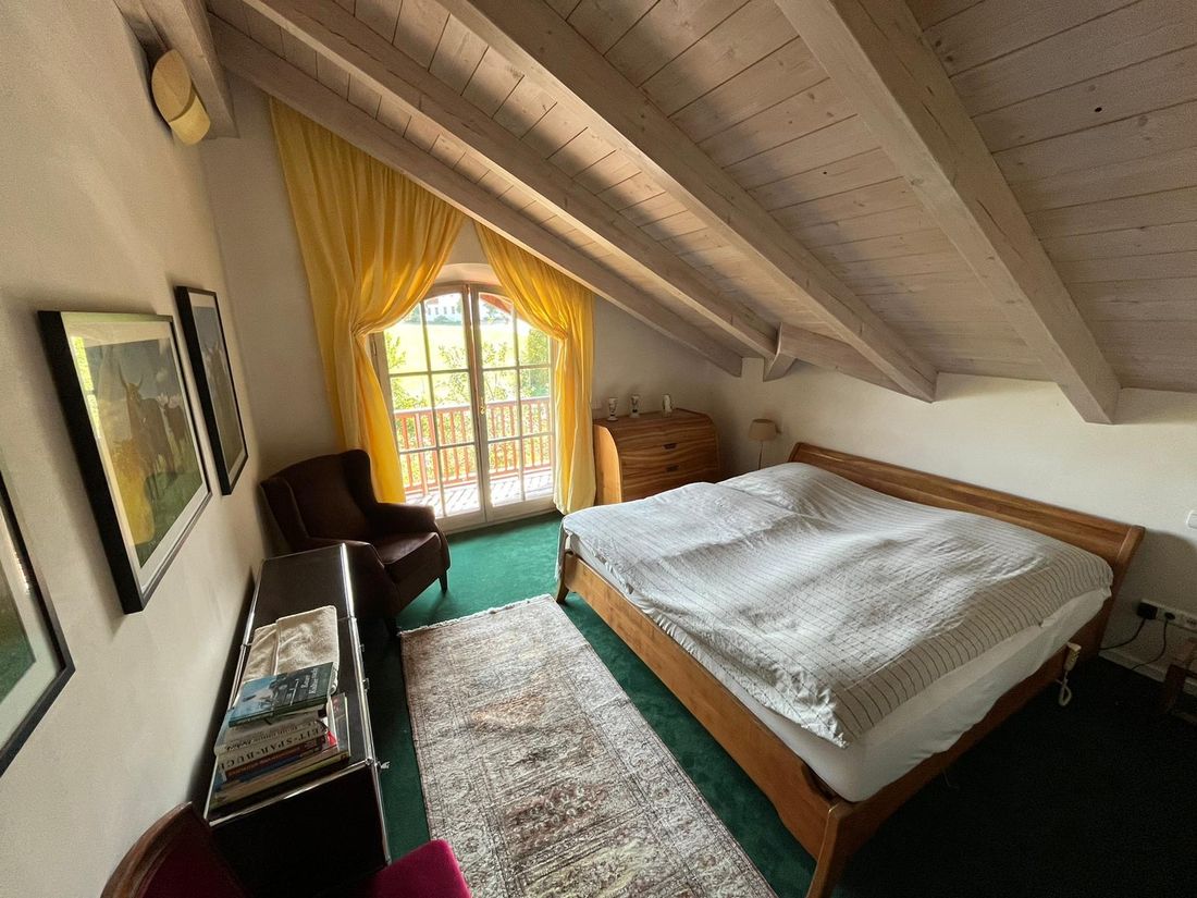 Schlafzimmer 1