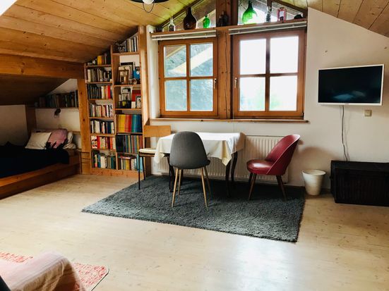 Blick ins Wohnzimmer