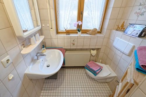 Wohnung 3 von 3: Alpenkammerl Badezimmer