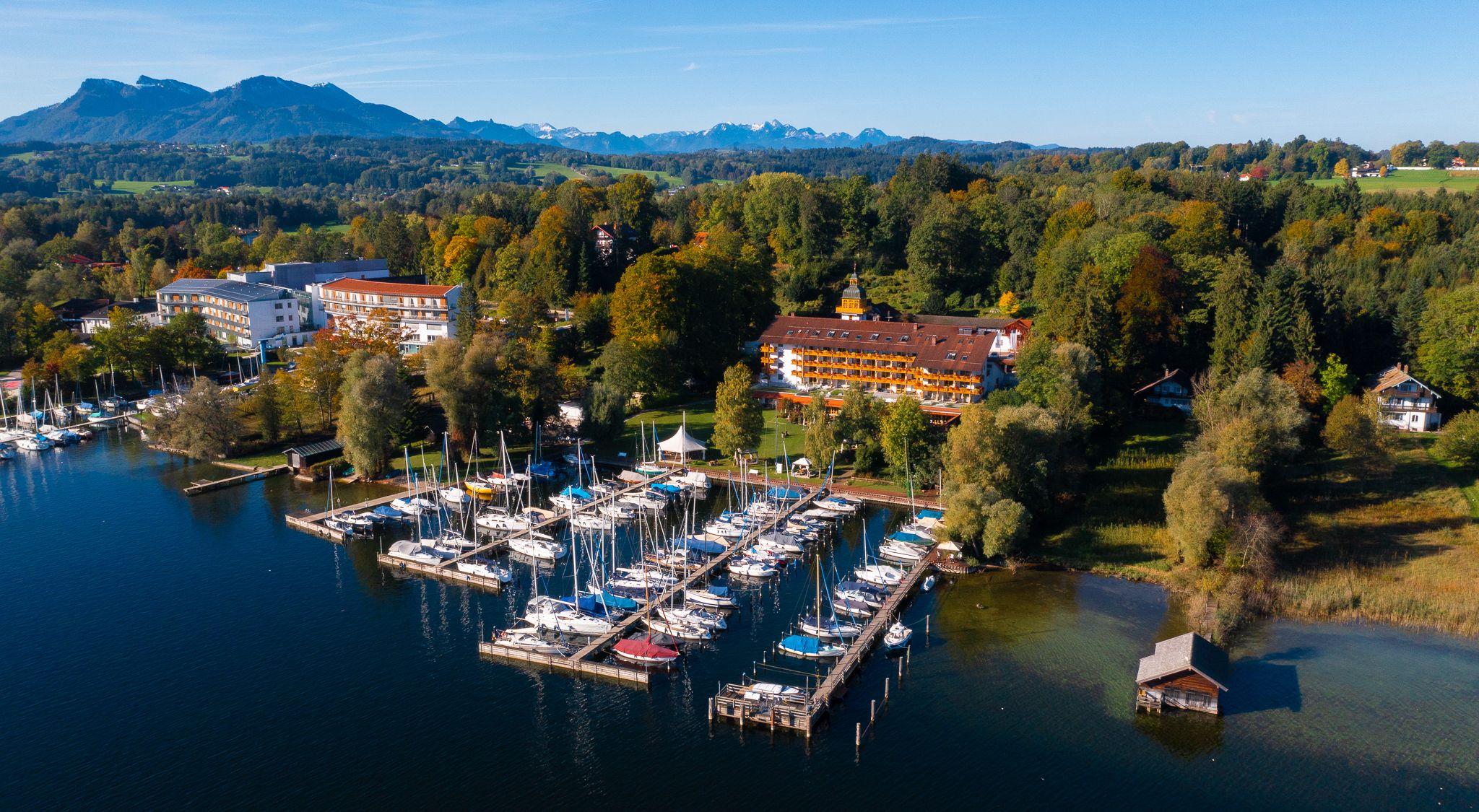 Luftaufnahme Yachthotel Chiemsee