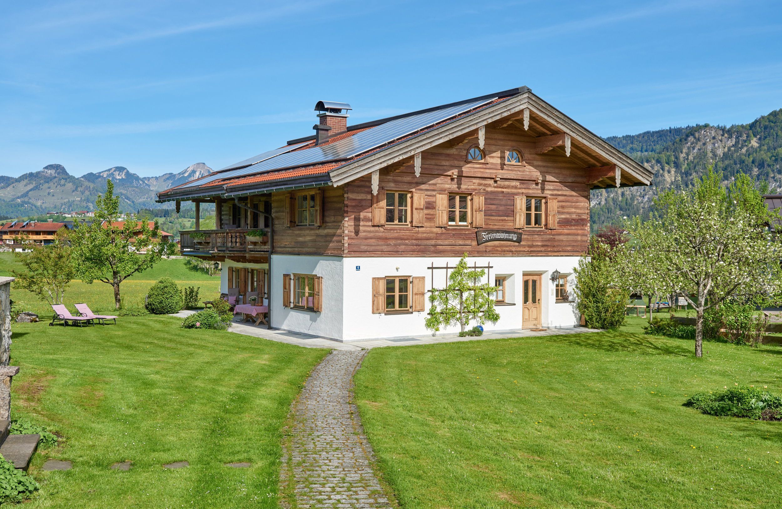 Hausansicht SüdOsten Sommer