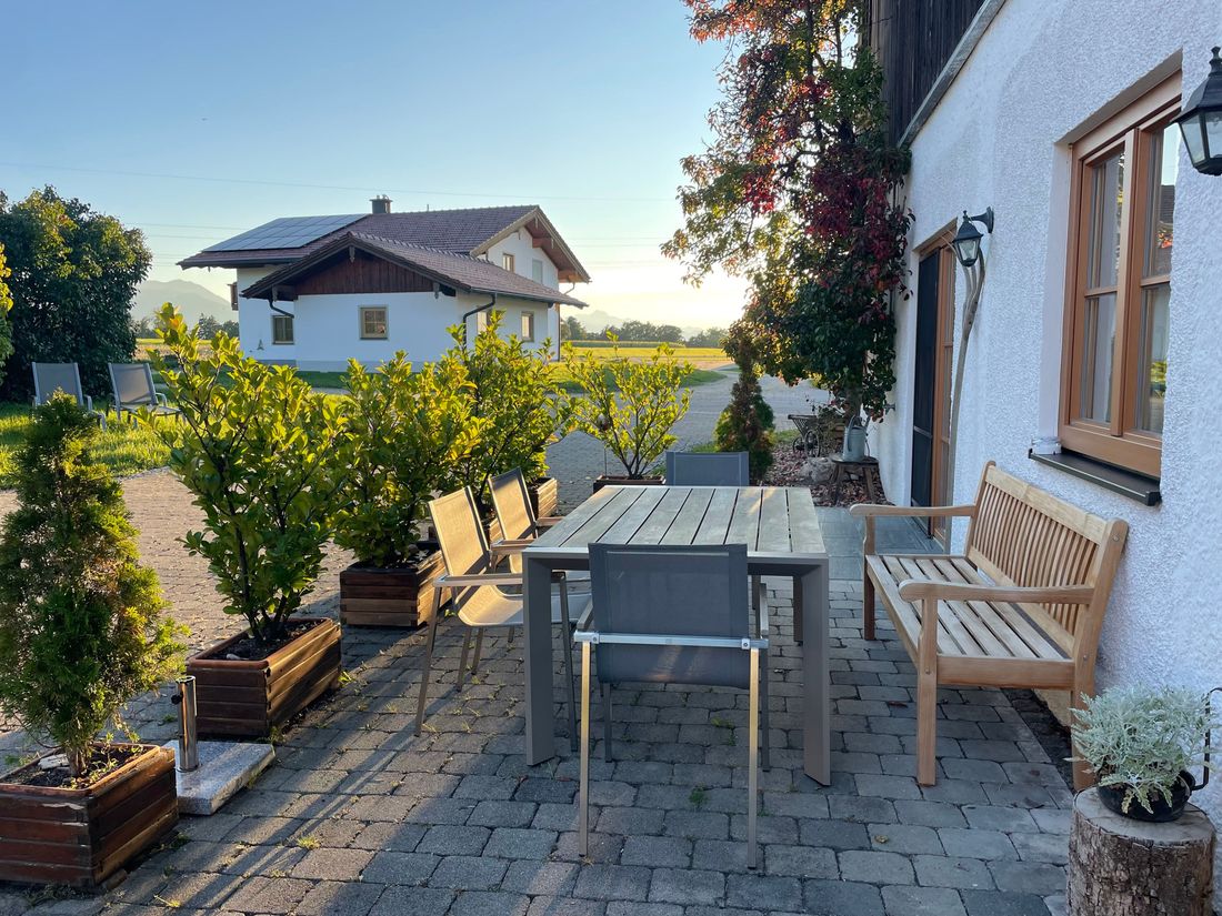 Ruhige Terrasse der Ferienwohnung Kampenwand