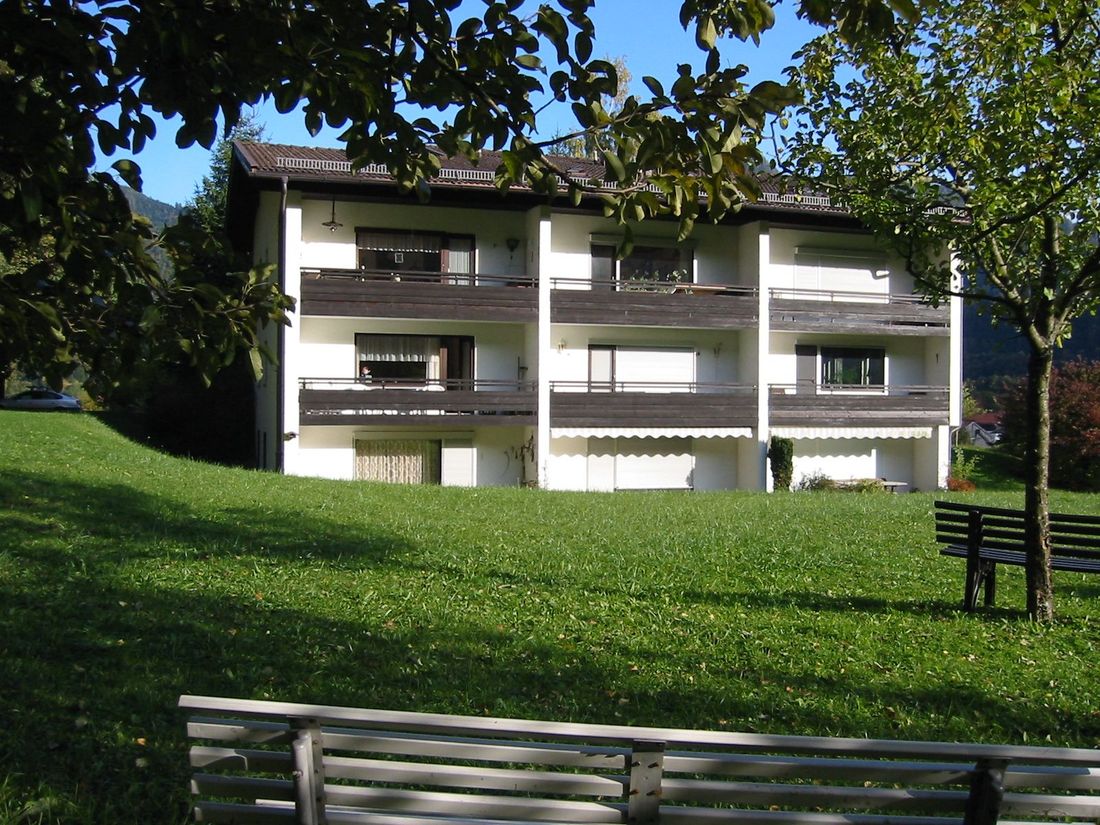 Blick auf die FeWo (Linker und Mittlerer Balkon EG)
