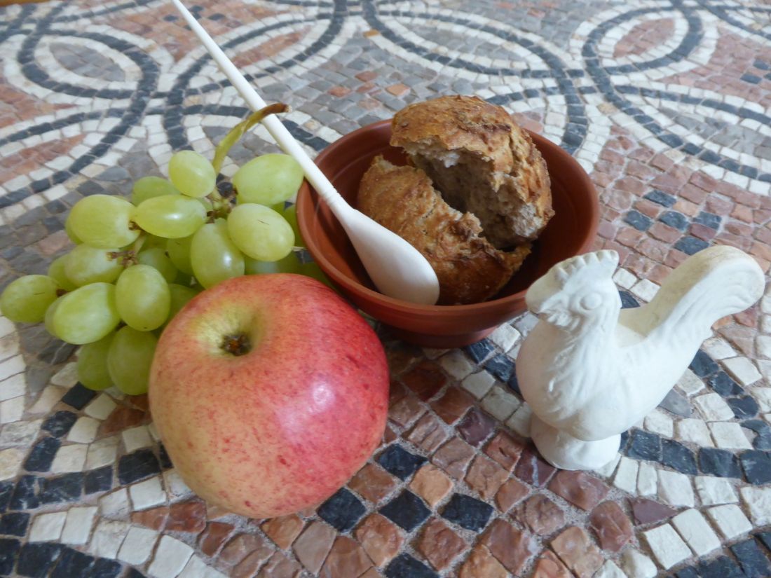 roemermuseum-mit-hahn-schale-loeffel