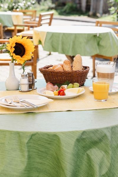 Frühstück auf der Terrasse 2