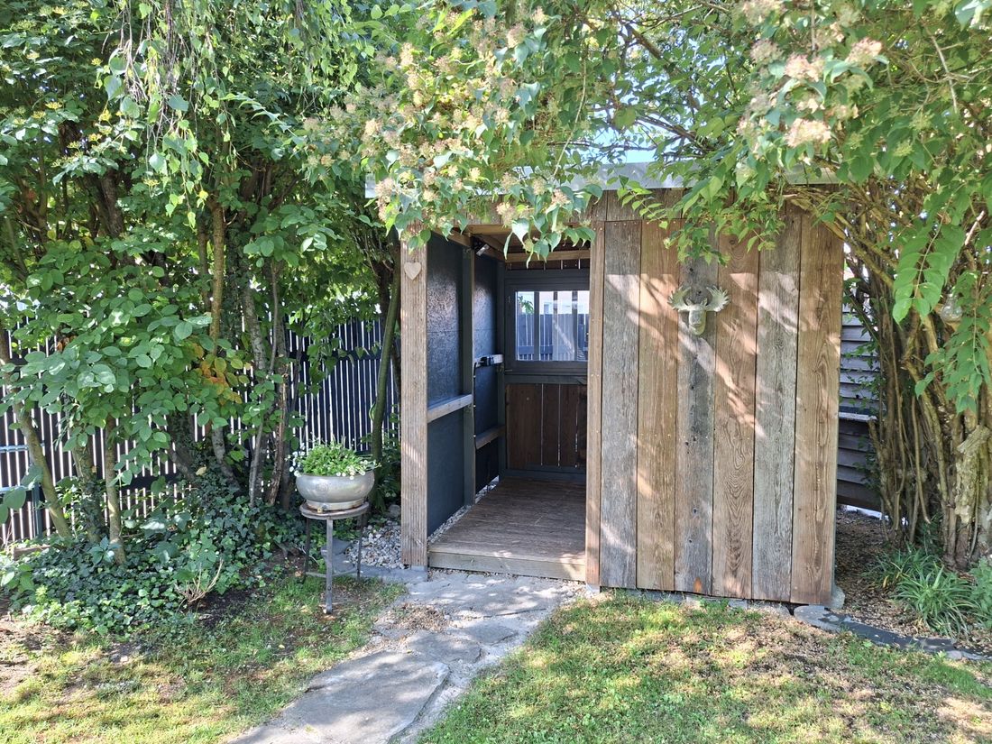 Fahrradhütte mit Stromanschluss