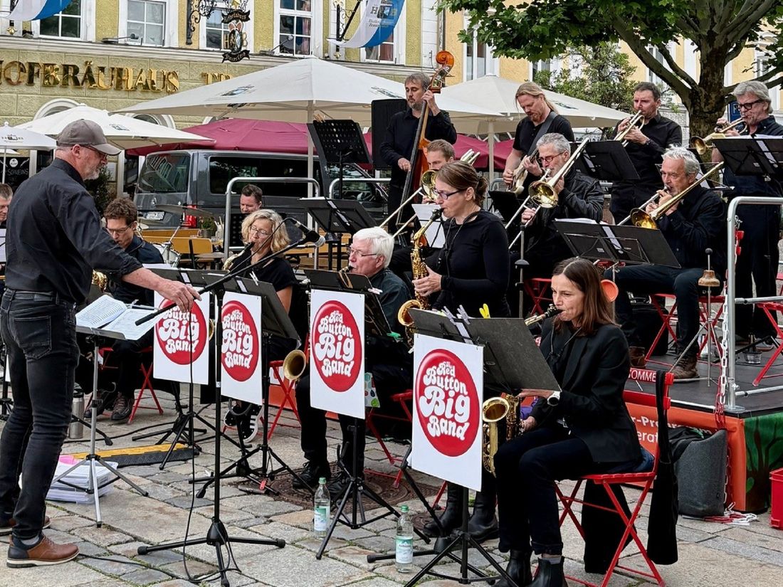 Foto Red Button Bigband