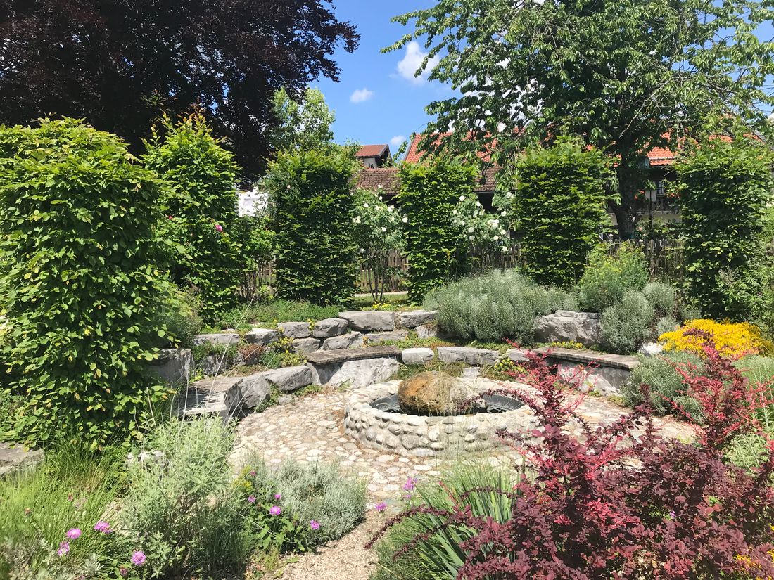 Bildcollage Arch Rundweg Station 1.1 Römerzeitlicher Ziergarten Tourist-Information Seebruck