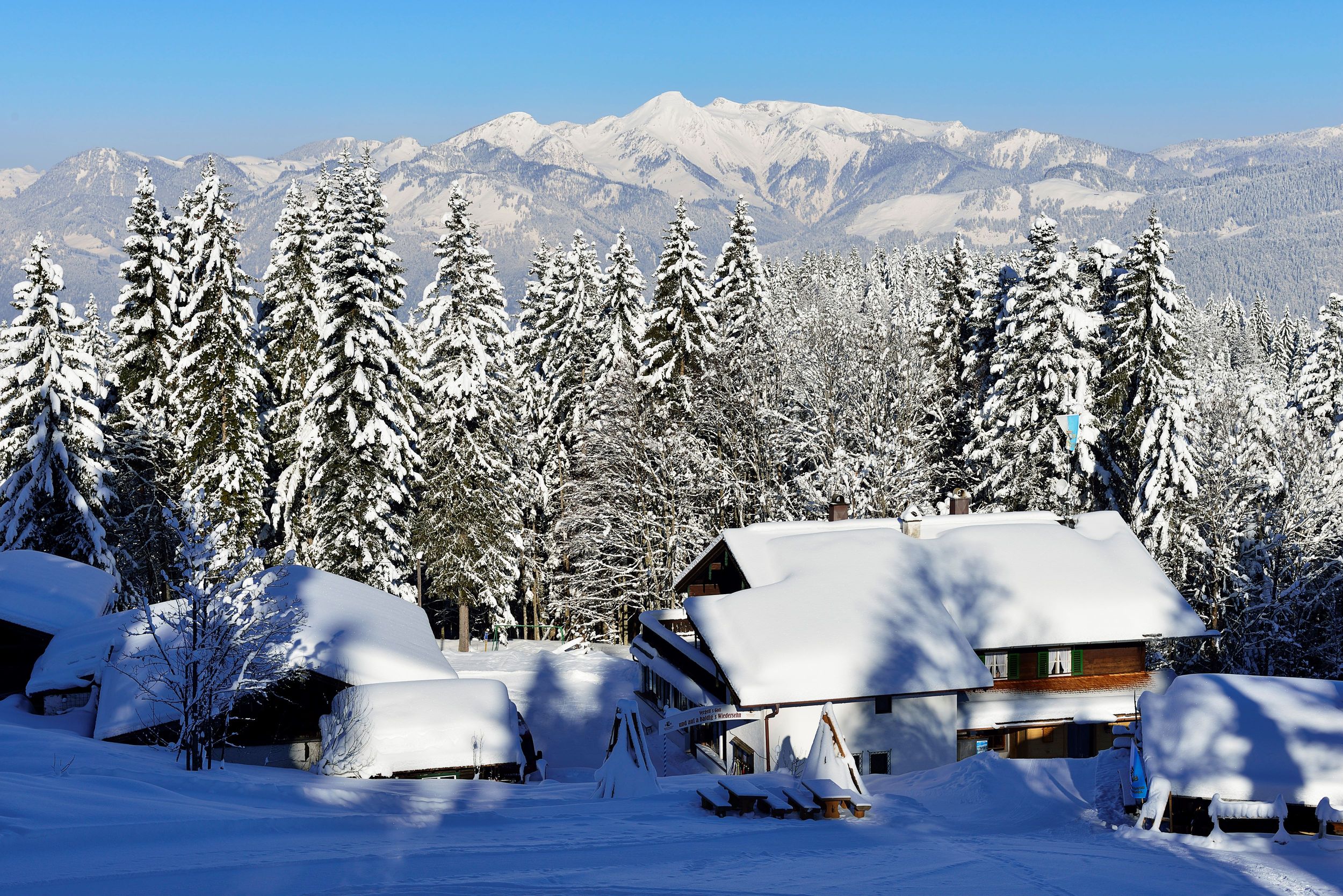 Hindenburghütte im Winter