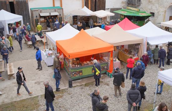 alt_vorweihnachtsmarkt_innenhof_23
