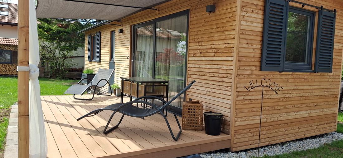 Terrasse mit Liegen