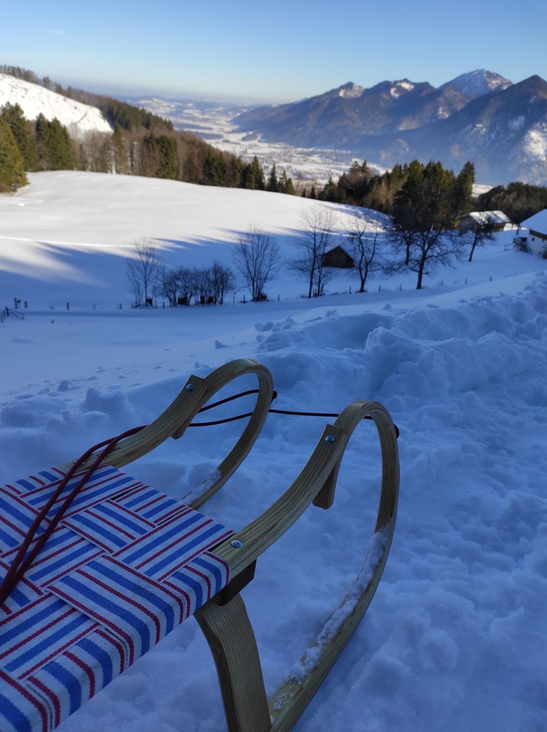 Schlitten zum Verleihen, für unsere Hausgäste ..... fragt uns einfach