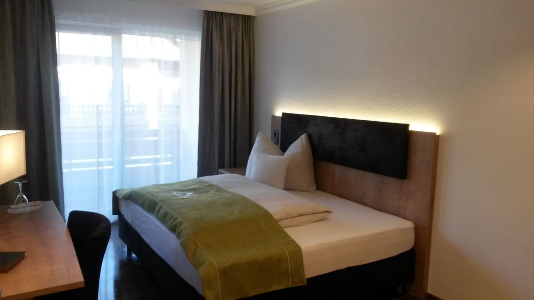 Doppelzimmer als Einzelbelegung, Boxspringbett 180X200