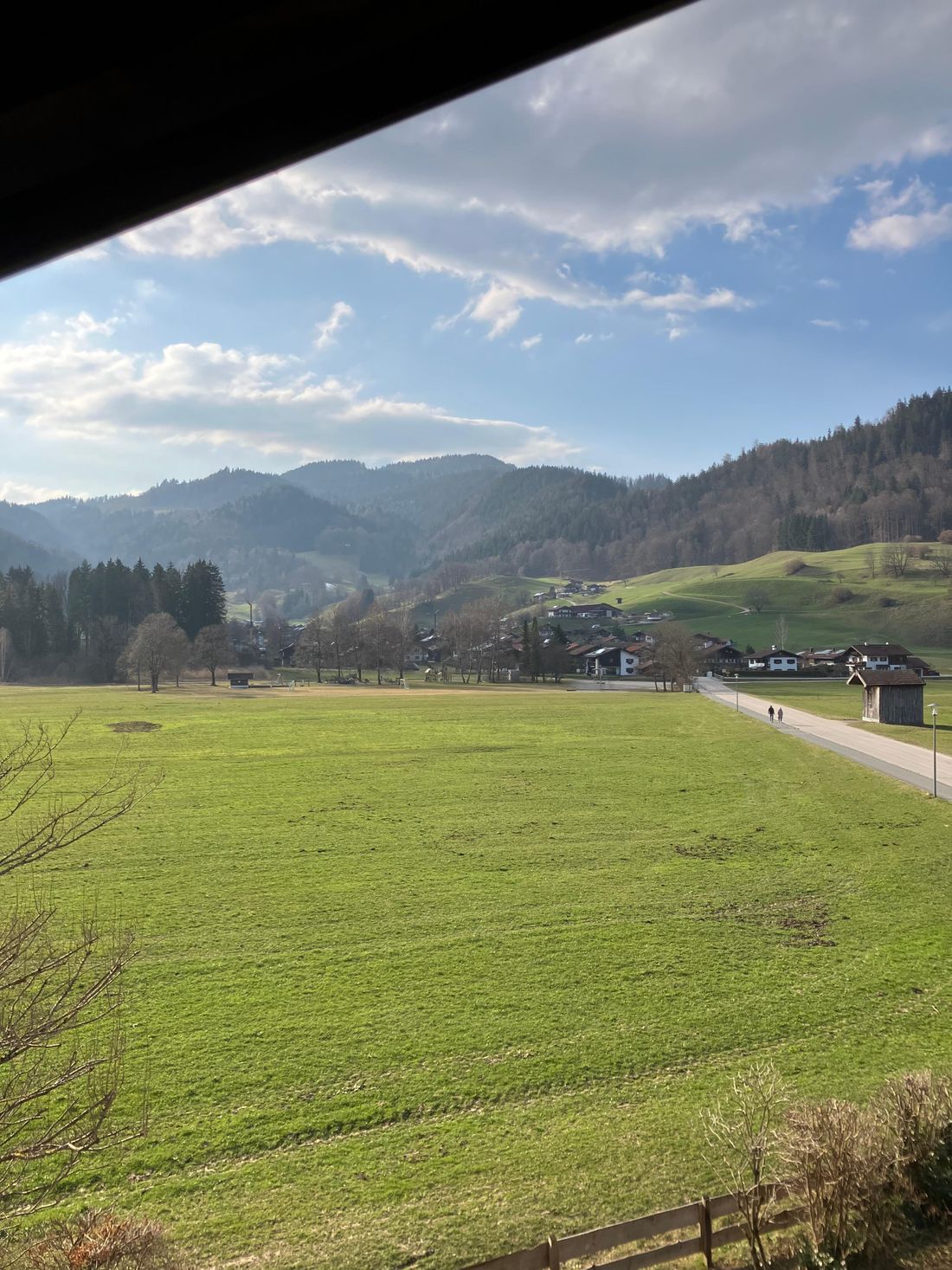 Blick vom Balkon Küche nach Hinterwössen und auf die Berge