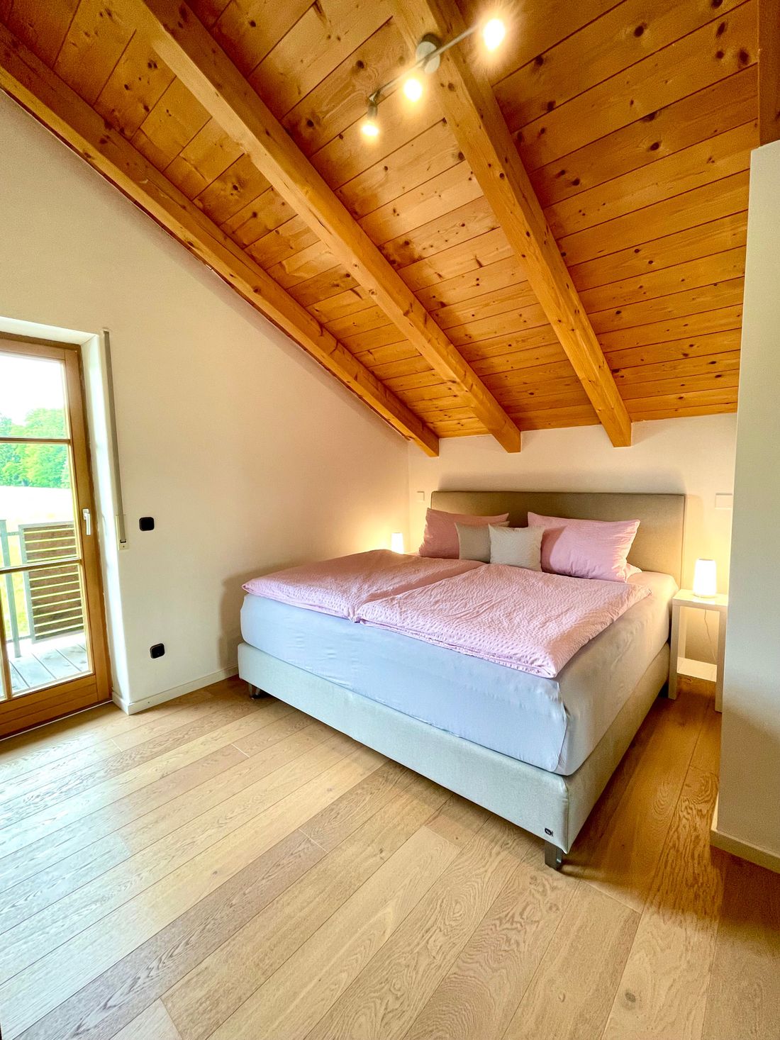 Schlafzimmer 1