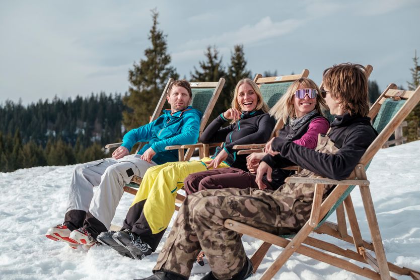 Winter geniessen im Liegestuhl im Skigebiet Winklmoos-Alm Steinplatte - Skigebiet Winklmoos-Alm Steinplatte