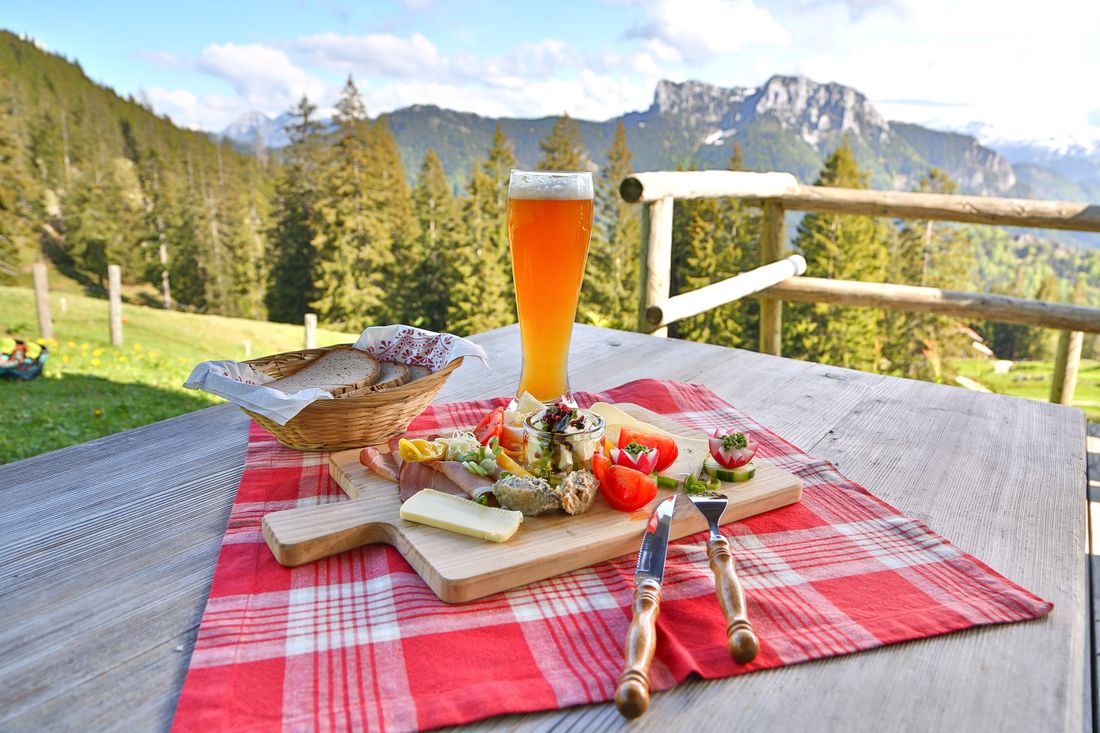 Brotzeit auf den Haaralmen