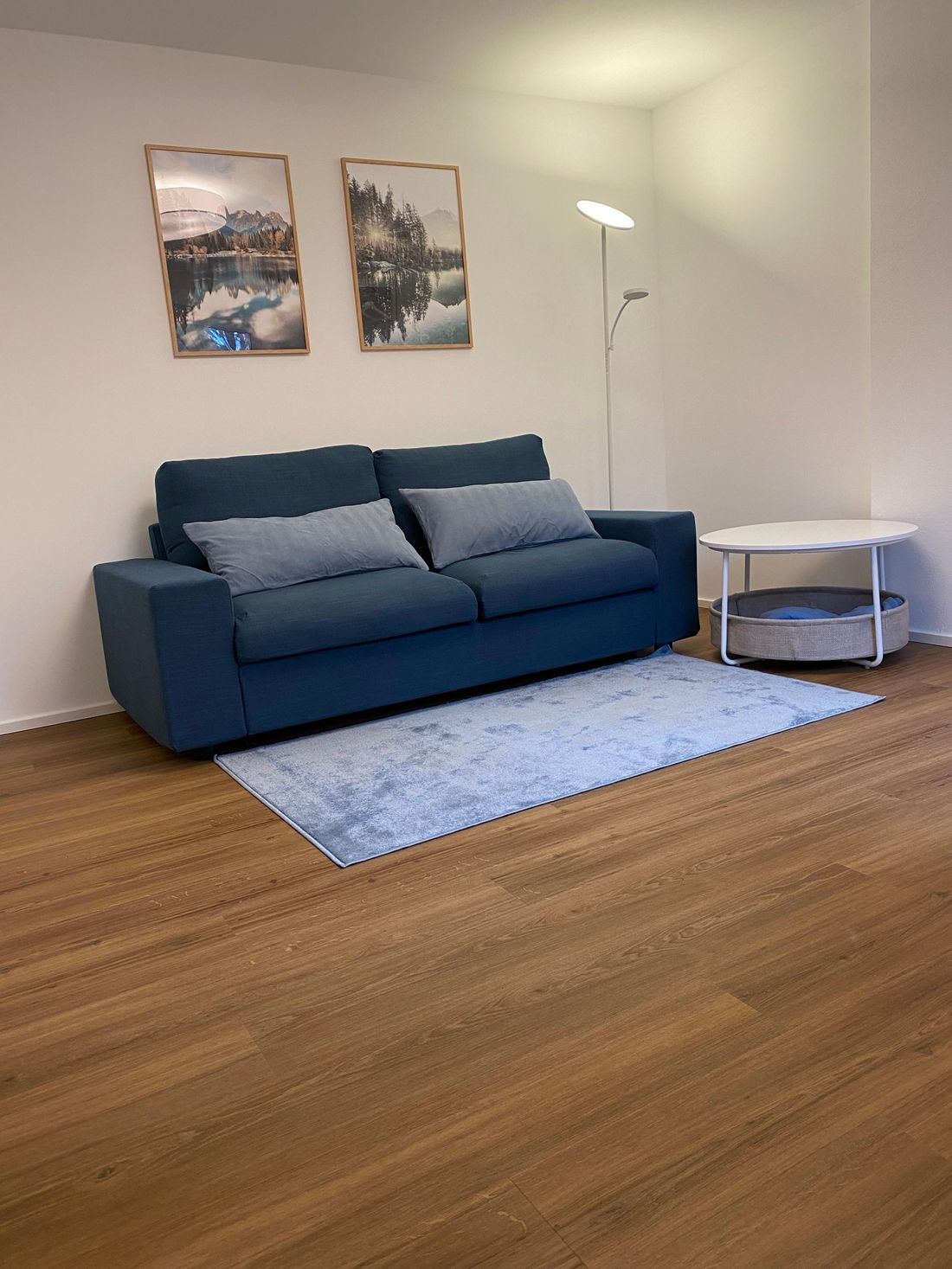Großzügiges zweites Schlaf- oder Arbeitszimmer