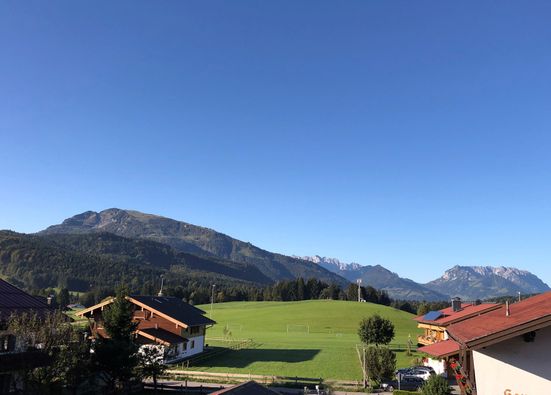 Blick vom Bergwinkl-Balkon ins Kaisergebirge