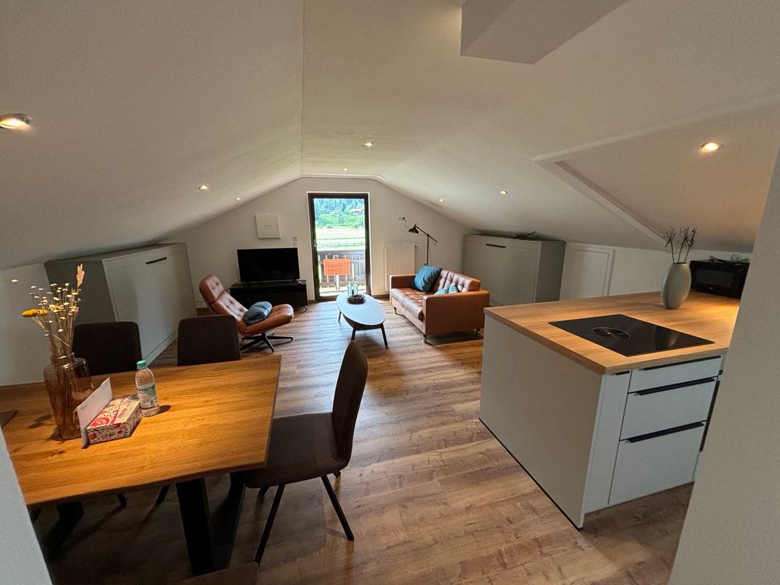 Wohnzimmer Enzian im Dachgeschoss