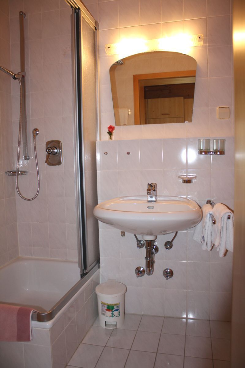 Badezimmerbeispiel im Haus Alpenlicht