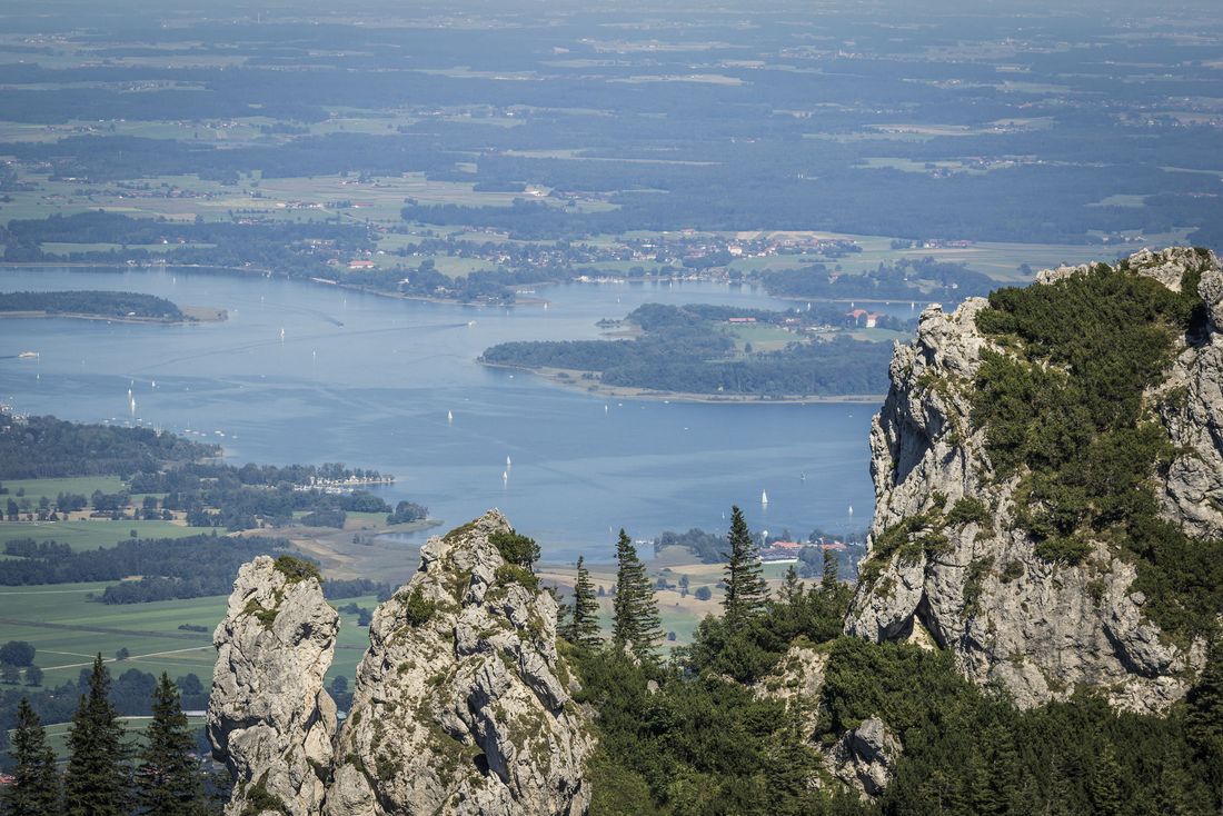 Blick von der Kampenwand zum Chiemsee