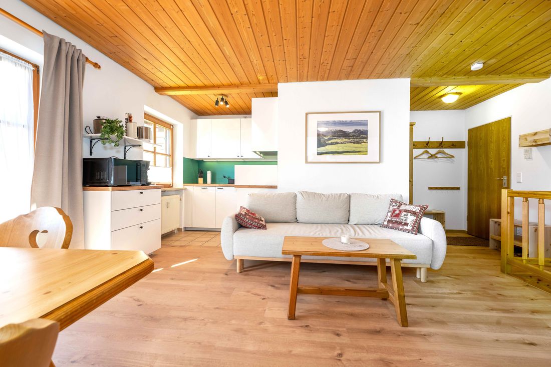 Helles, geräumiges Wohnzimmer