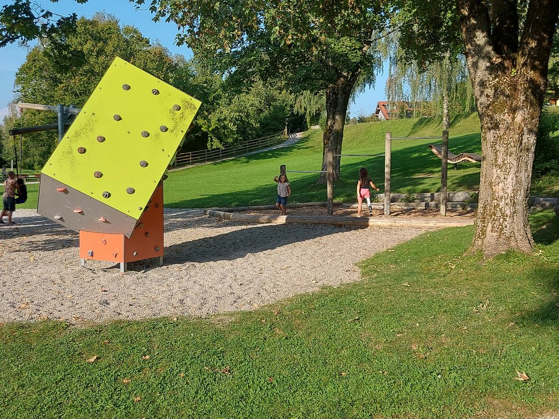 Erlebnisspielplatz im Kurpark Waging