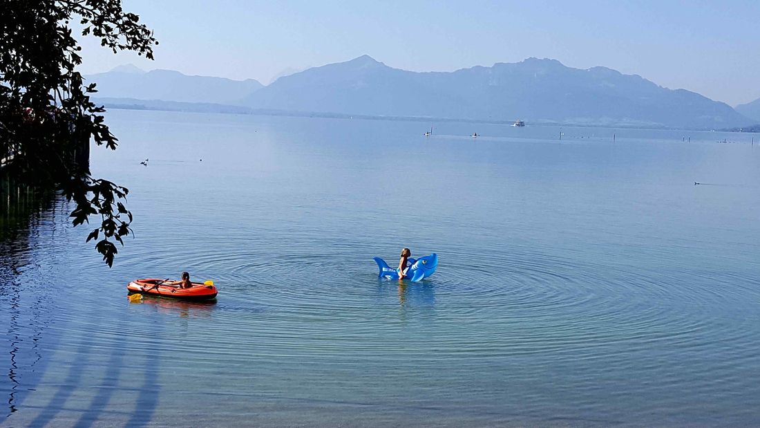 Baden im nahegelegenen Chiemsee (3,5 km von uns)