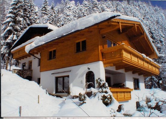 Hausansicht Hundepension Almfrieden