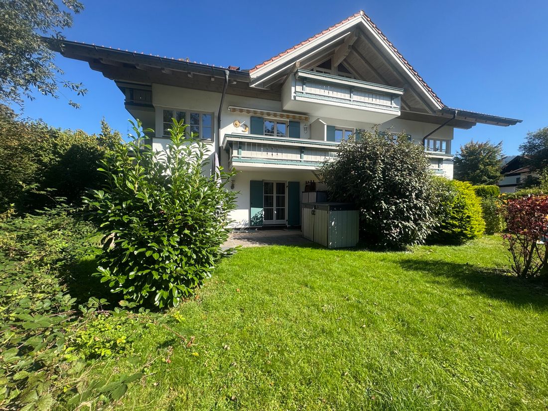 Hausansicht EG Links Terrasse