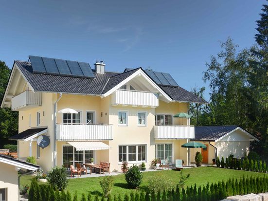 Neu errichtetes Haus in sonniger Lage