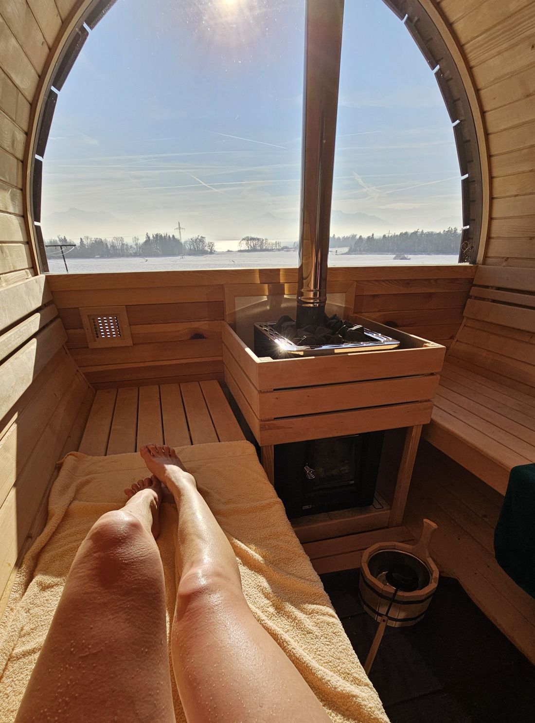 SAUNA mit Panoramablick und Holzofenwärme