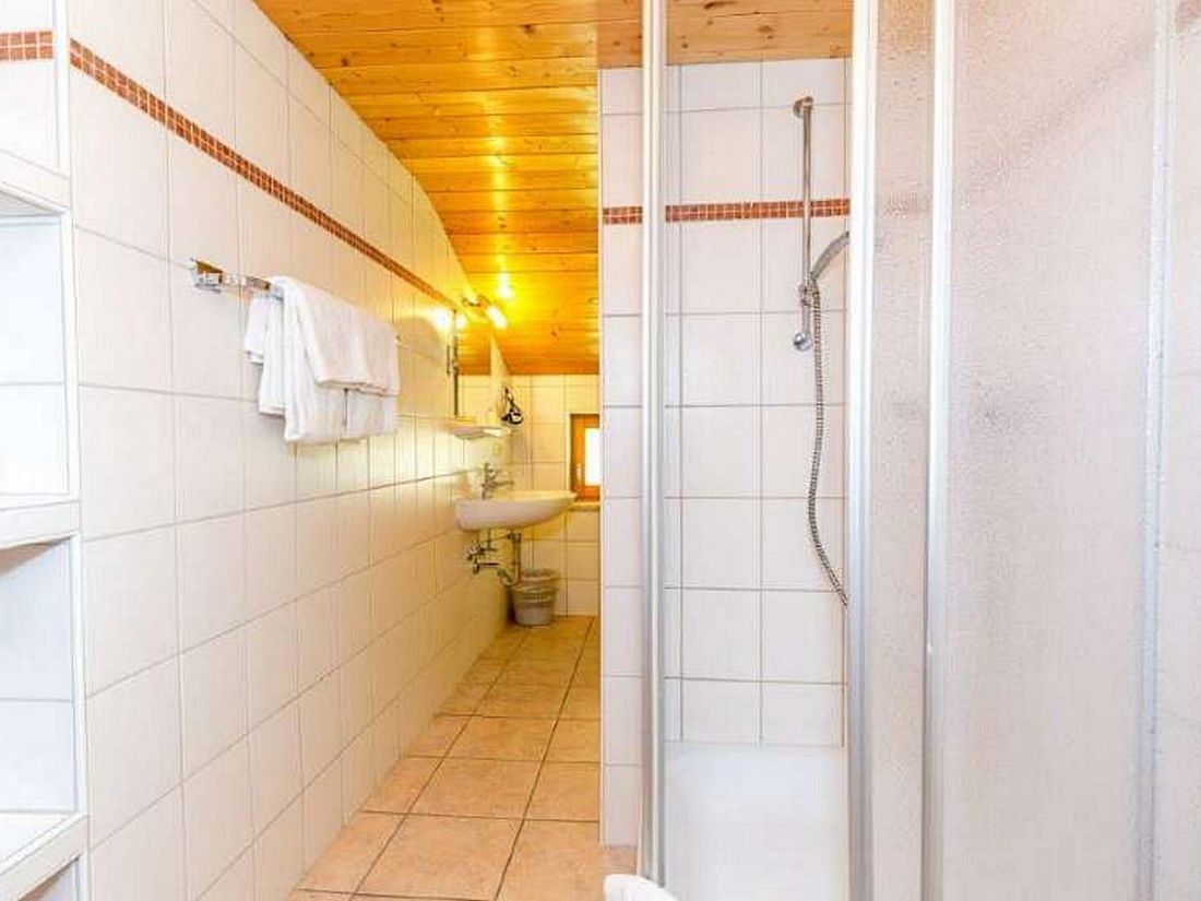 Wohnung 5 - Badezimmer