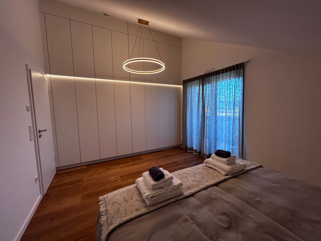 Schlafzimmer - Blick auf Schrank