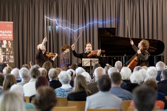 Boris Brovtsyn, Diana Ketler, Razvan Popovici und Justus Grimm bei einem Konzert des Chiemgauer Musikfrühlings in Kloster Seeon