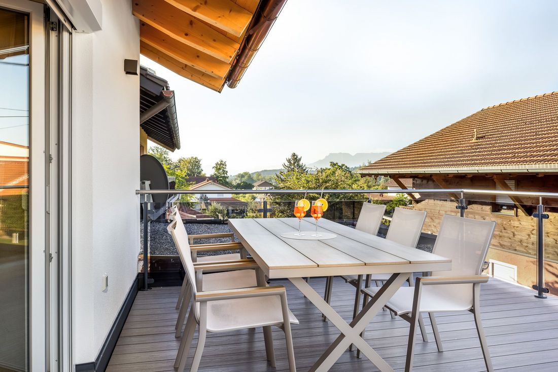Dachterrasse mit Bergblick