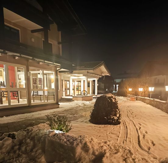 Aussenansicht abens Winter