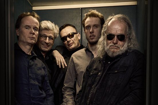 84A5991-officielles-bandfoto-scaled