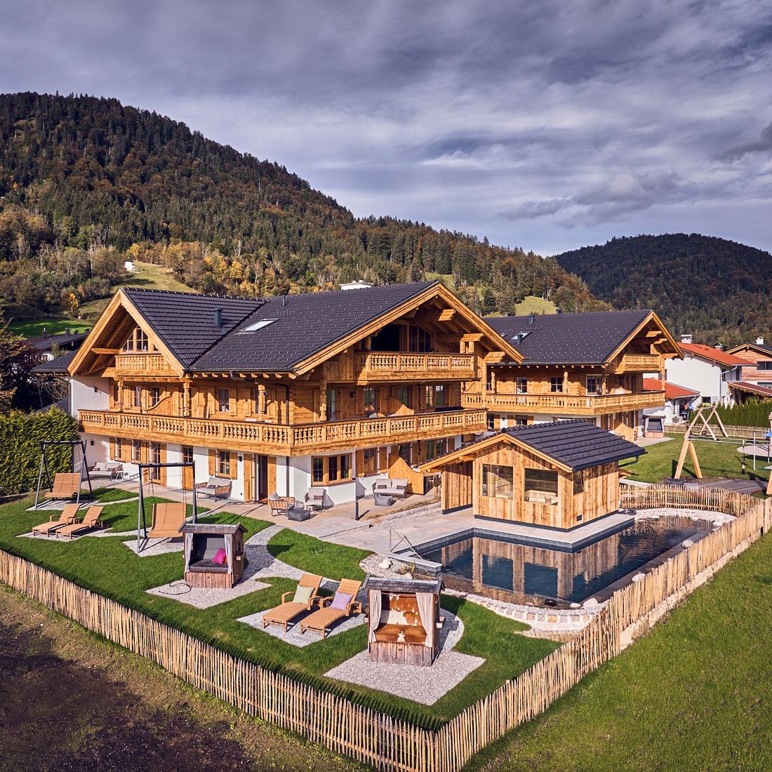 activechalets außen von Süden quadratisch
